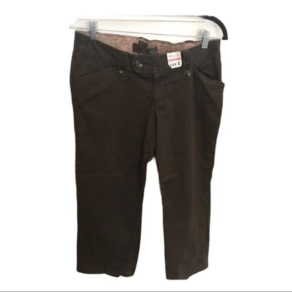 NWT Old Navy Maternity Brown Khaki Capri Pants Small - Picture 1 of 4